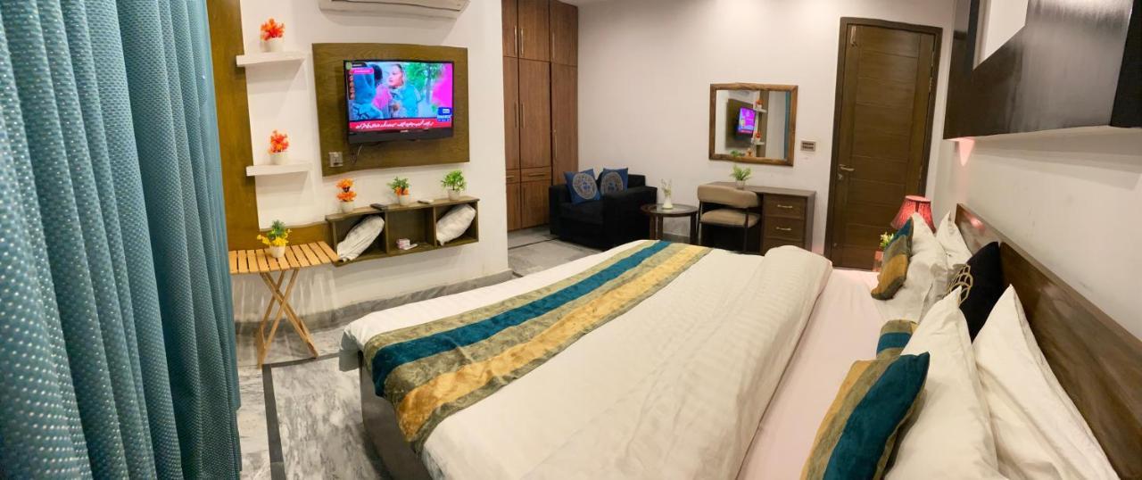 Hotel Holiday Lahore Exteriér fotografie