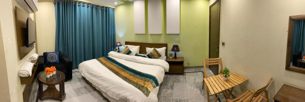 Hotel Holiday Lahore Exteriér fotografie