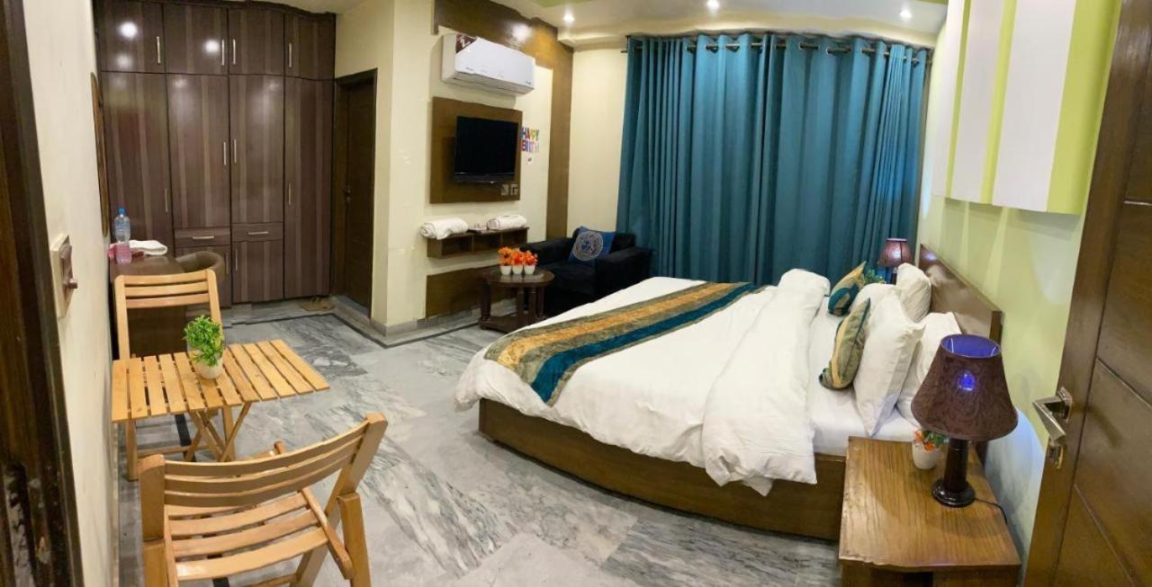 Hotel Holiday Lahore Exteriér fotografie